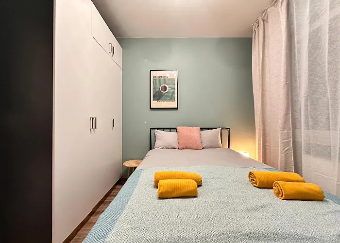 Momoapart - By The Odra River - Free Parking Spot