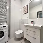 Апартаменты Momoapart - By The Odra River - Free Parking Spot Вроцлав